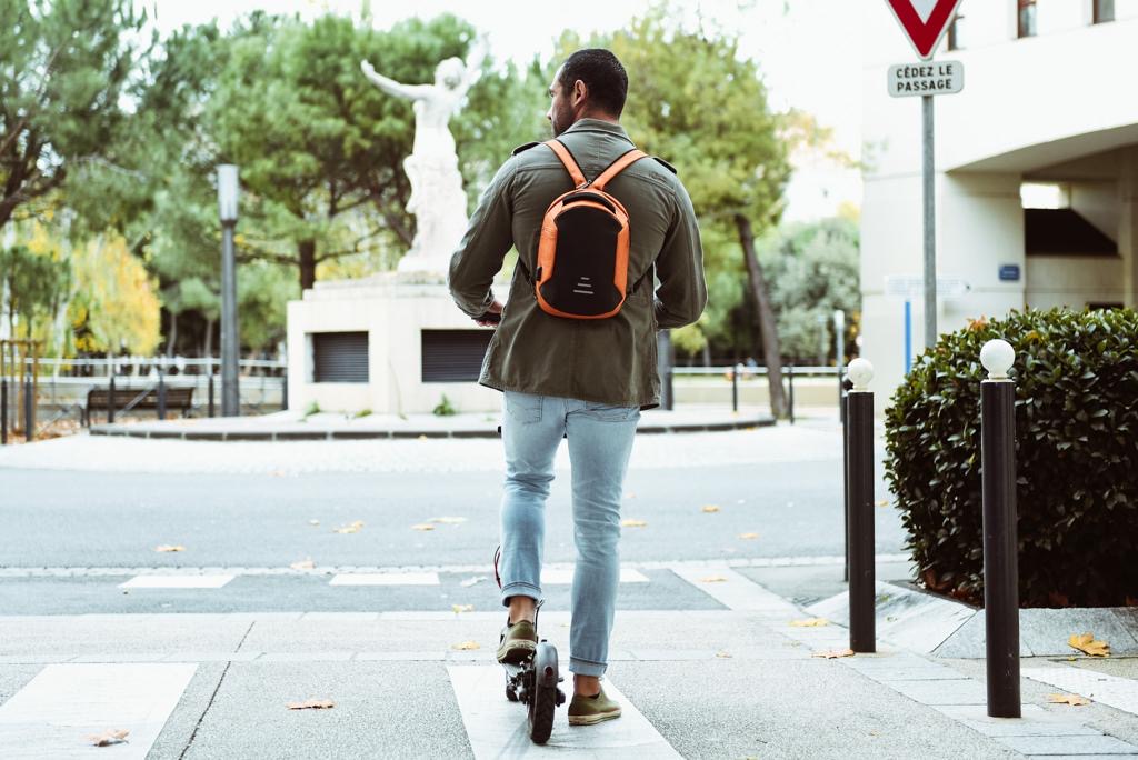 Sac à dos antivol vs Sac classique : 3 signes que vous êtes une cible