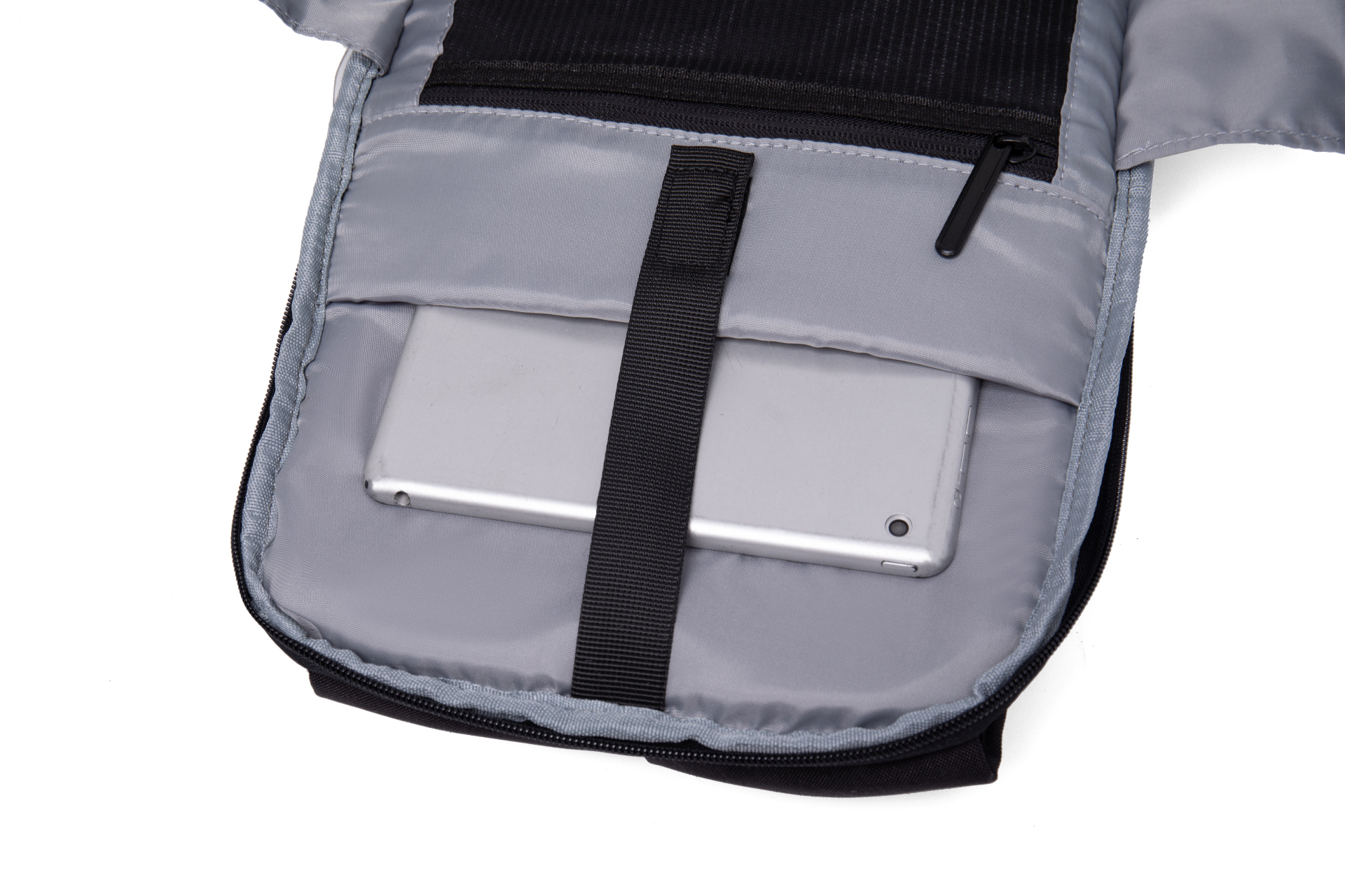 Sac à dos antivol Mini Groovy 17 litres avec port USB, prise jack intégrée et fermetures dissimulées – tissu Oxford anti-coupure – vue 10